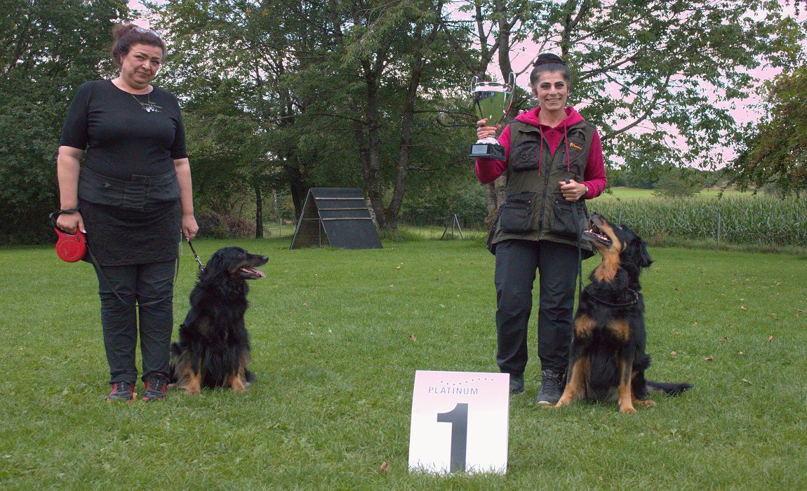 Bestes IGP Senioren Team Kirsten Heinrich mit Quirle vom Holter Berg und Betty Windmüller mit Alice vom Schnee