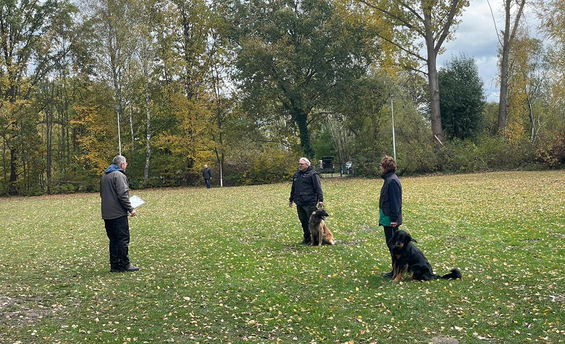 li. Sven Kaiser-re. Working Dog Veron